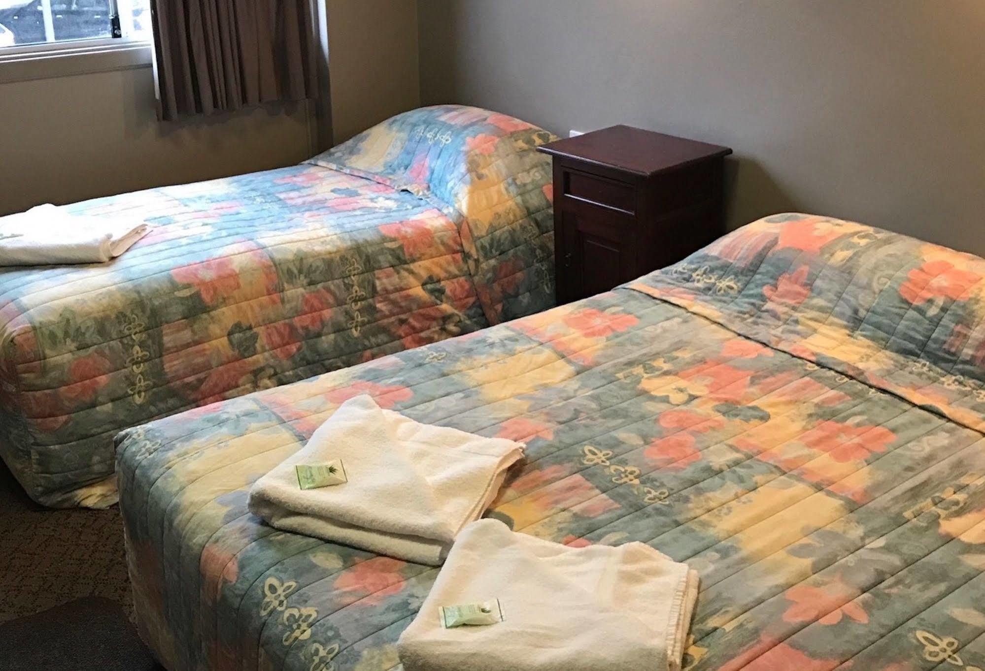 Commercial Hotel Motel Литгоу Экстерьер фото