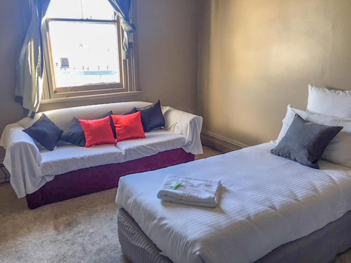 Commercial Hotel Motel Литгоу Экстерьер фото